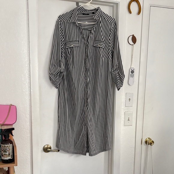 Mlle Gabrielle Dresses & Skirts - Mlle Gabrielle Black and White Striped Long Sleeve Dress